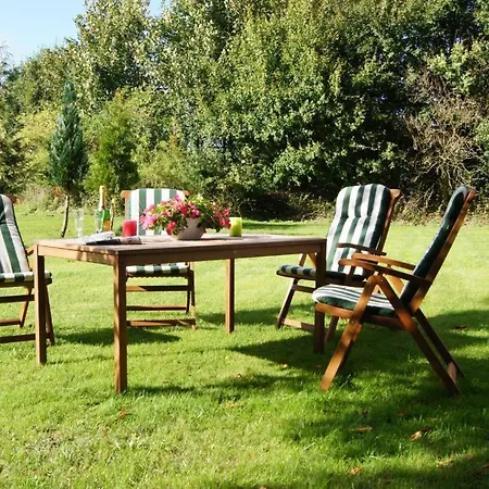 Wohlfuehlferienwohnung Auf Dem Malerischen Gut Priesholz Mit Sauna Und Garten